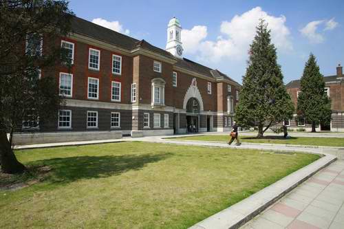 Middlesex University 密德塞克斯大学排名及专业介绍